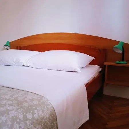 Henjak Apartment *